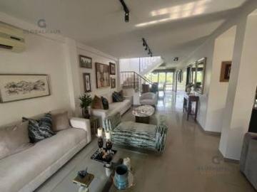 Venta de Casa en Ciudad Celeste, 4 Habitaciones, Piscina M.H