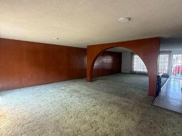 Venta de Casa en Col. Carretas para remodelar abajo precio catastral Querétaro