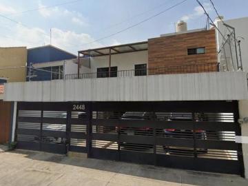 VENTA DE CASA EN COLONIA BOSQUES DE LA VICTORIA GUADALAJARA JALISCO