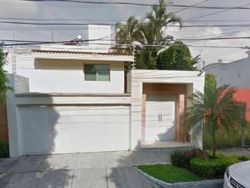 VENTA DE CASA EN COLONIA BOSQUES DE LA VICTORIA GUADALAJARA JALISCO