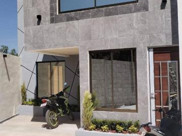 VENTA DE CASA EN COLONIA EXQUITLAN, SANTIAGO TULANTEPEC
