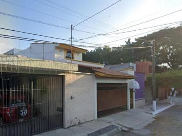 VENTA DE CASA EN COLINAS DE SANTA BARBARA, COLIMA