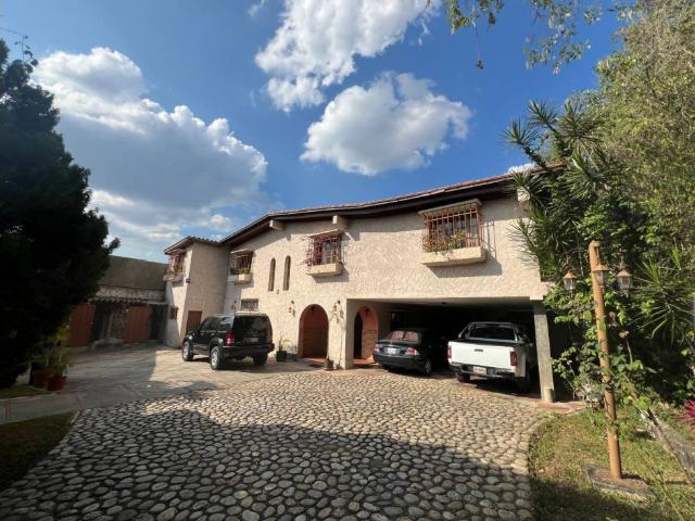 VENTA DE CASA EN COLINAS DE SANTA MÓNICA