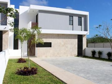 VENTA DE CASA EN DZITYA CON ALBERCA Y PANELES SOLARES