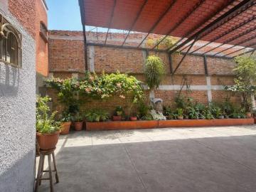 VENTA DE CASA EN EXCELENTE UBICACIÓN
