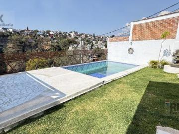 Venta de casa en el Fracc. Club de Golf, Cuernavaca, Morelos…Clave 6048