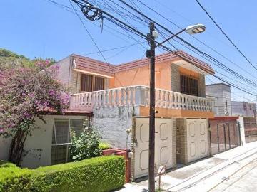 VENTA DE CASA EN EL FRACCIONAMIENTO VALLE DORADO, TLANEPANTLA DE BAZ, ESTADO DE MEXICO