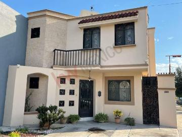 Venta de casa en esquina en bosques de anahuac en san nicolas de los garza n. L