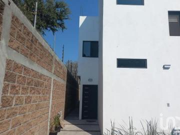 Venta de casa en Fracc. Río Apatlaco 2da sección. En el corazón comercial de Temixco, Morelos