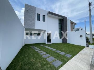 Venta de Casa en Fraccionamiento en Oaxtepec