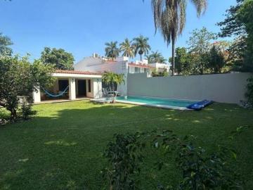 Venta de casa en Fraccionamiento Hacienda Viveros de Cocoyoc