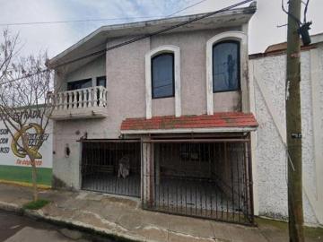 VENTA DE CASA EN GUANAJUATO IRAPUATO FRACCIONAMIENTO JARDINES LOS REYES