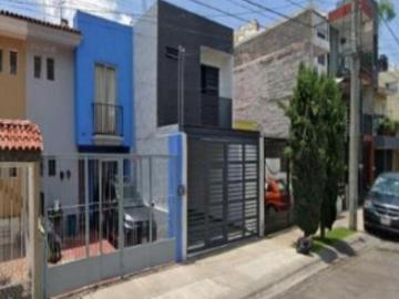VENTA DE CASA EN GUADALAJARA