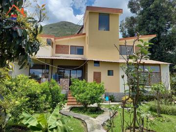 Venta de casa en Ibarra sector Yahuarcocha