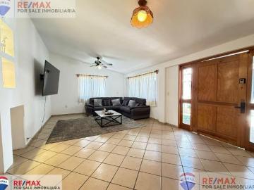 Venta de casa en Jardines de Delicias en Cuernavaca, Morelos…Clave 5400