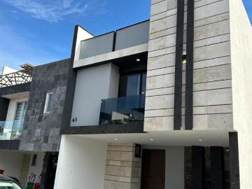 VENTA DE CASA EN LA ANTIGUA CEMENTERA 4 RECAMARAS CON BAÑO COMPLETO CADA UNA