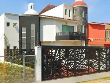 VENTA DE CASA EN LA COLONIA FLUVIAL VALLARTA EN PUERTO VALLARTA EN JALISCO