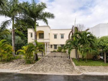 VENTA DE CASA EN LA COLONIA RESIDENCIAL CAMPESTRE EN CANCUN EN QUINTANA ROO