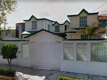 VENTA DE CASA EN LA COLONIA VALLE DON CAMILO. TOLUCA DE LERDO, ESTADO DE MEXIO