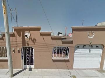 Venta de Casa en La Hacienda, Durango: Espacioso Hogar Unifamiliar Cerca de Servicios Clave