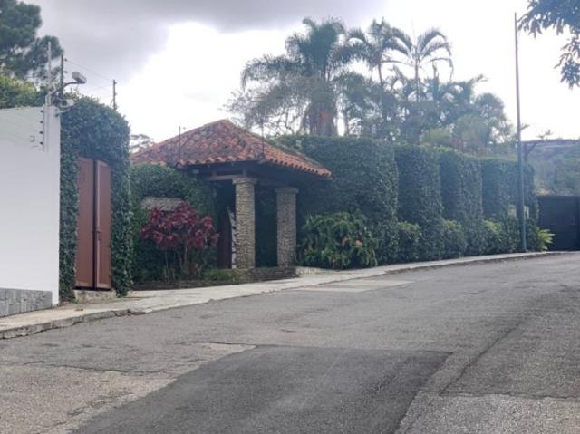 Venta de casa en La Lagunita Country Club 600 m2 4/5/10