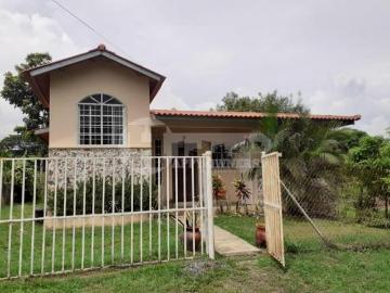 Venta de casa en Las Tablas, Vía el Carate