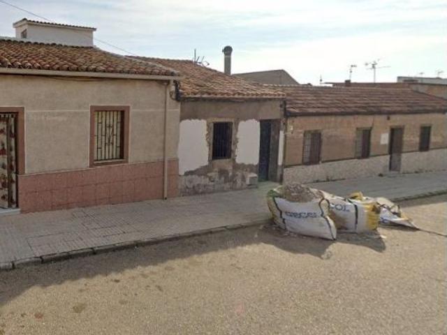 Venta de Casa en Linares, Jaén. Activo Inmobiliario Sin Posesión, No se puede Visitar ni Financiar