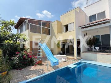 Venta de casa en Lomas de Ahuatlán, Cuernavaca, Morelos. Clave 5616