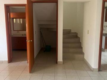 Venta de Casa Nueva en Solares Banthi