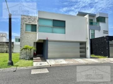 VENTA DE CASA EN LOMAS DEL SOL