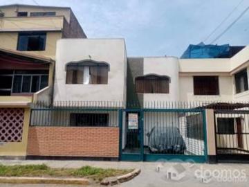 VENTA DE CASA EN LOS OLIVOS CON DOBLE SALIDA PARQUE Y CALLE