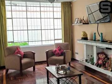Venta de casa en Pueblo Libre