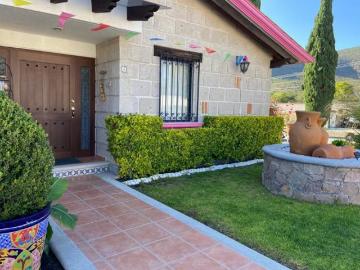 CASA EN VENTA EN FRACC PEÑA DE BERNAL, QUERETARO