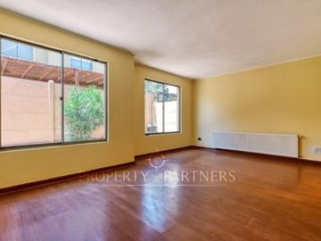 Venta de Casa en Peñalolén, Condominio Altos de la Arboleda