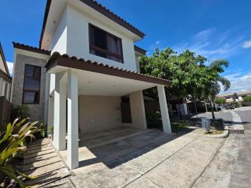 VENTA DE CASA EN PH GARDENIAS, BRISAS DEL GOLF