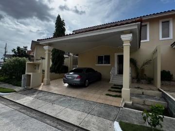 Venta de casa en PH Villa Tivolii, Villas del Golf