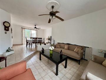 Venta de Casa en privada con amenidades en Chuburn?, M?rida