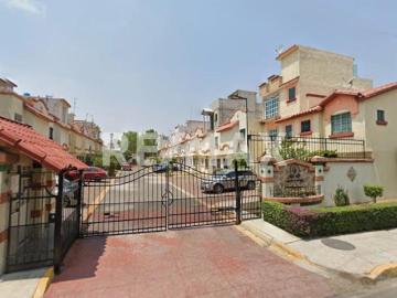 Venta de casa en privada en Villa del Real