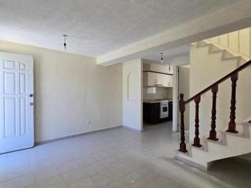 Venta de casa en privada Hacienda del Valle 2