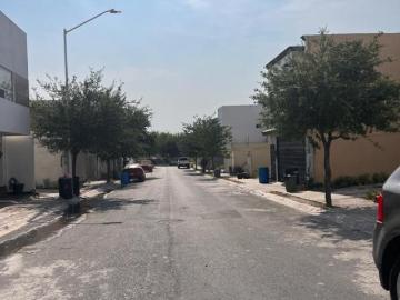 VENTA DE CASA EN QUINTA REAL PRIMER SECTOR APODACA
