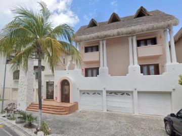 VENTA DE CASA EN QUINTANA ROO CANCUN PUNTA CANCUN ZONA HOTELERA