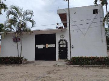 VENTA DE CASA EN RINCON DE GUAYABITOS A PASOS DE LA PLAYA
