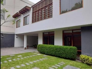 Venta de Casa en Santiago de Surco m
