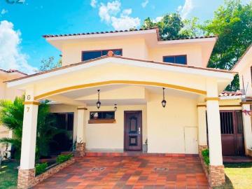 Venta de casa en Senderos de Bambu, Nuevo Arraijan