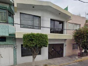 VENTA DE CASA EN TENIENTE ROBER GOMEZ MORENO