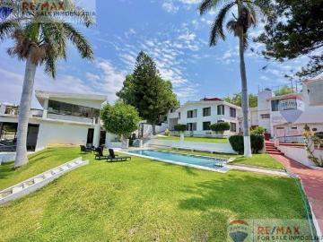 Venta de casa en Tequesquitengo con acceso al Lago …Clave 5026