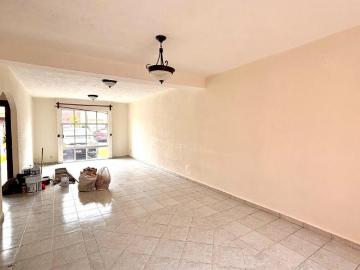 Venta de casa en Toluca, con ampliación y excedente de jardín, La Galia