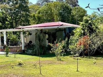 Venta de casa en Torio, Veraguas, Panamá  de 201 metros construidos dentro de un terreno de 3000 metros cuadrados. Excelente oportunidad de vivir en e