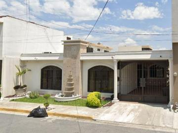 VENTA DE CASA EN TORRE MOLINOS. MONTERREY, NUEVO LEÓN