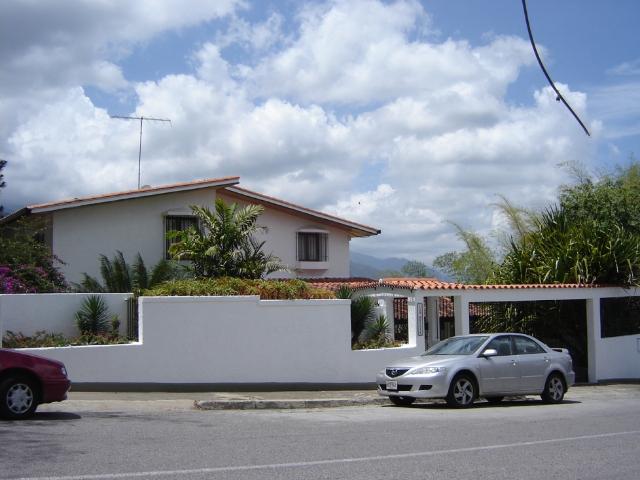 Venta de Casa en Urb. Miranda de 2000m² Calle Cerrada